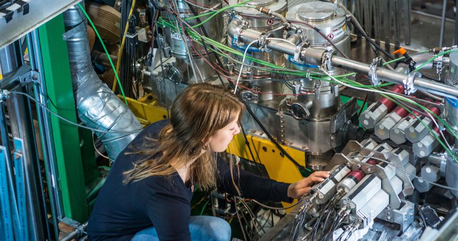 DRAGON postdoc Annika Lennarz at the BGO array surrounding the gas target